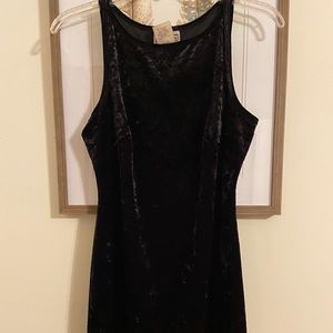 Black Velvet Dress! Perfect for a night out!